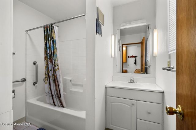 6684 Upper Pack River Rd, Sandpoint, ID 83864