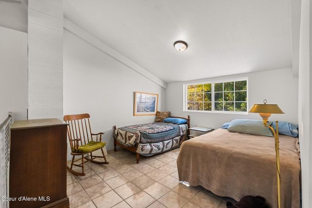 6684 Upper Pack River Rd, Sandpoint, ID 83864