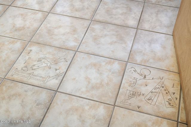 6684 Upper Pack River Rd, Sandpoint, ID 83864