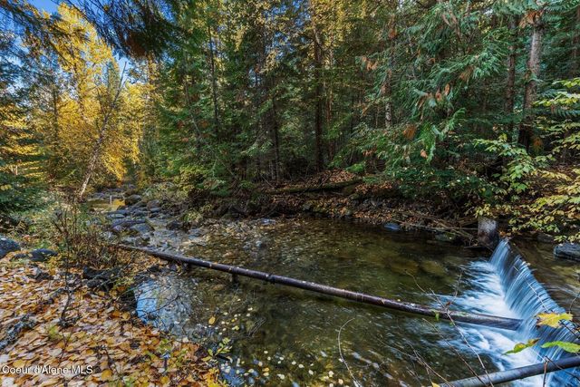 6684 Upper Pack River Rd, Sandpoint, ID 83864