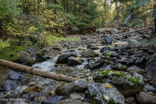 6684 Upper Pack River Rd, Sandpoint, ID 83864