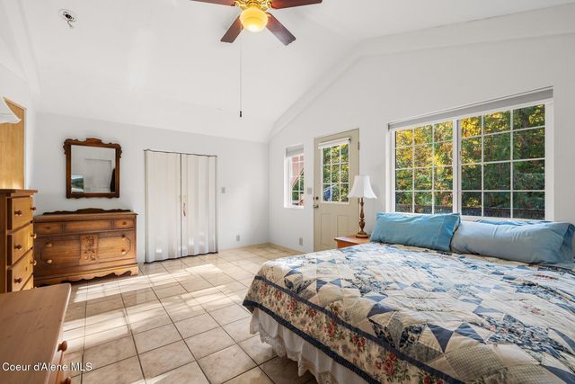 6684 Upper Pack River Rd, Sandpoint, ID 83864