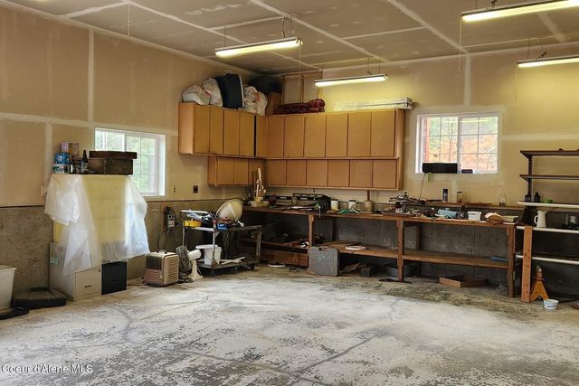 6684 Upper Pack River Rd, Sandpoint, ID 83864