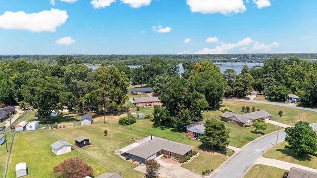 26 Colby Drive, Little Rock, AR 72206