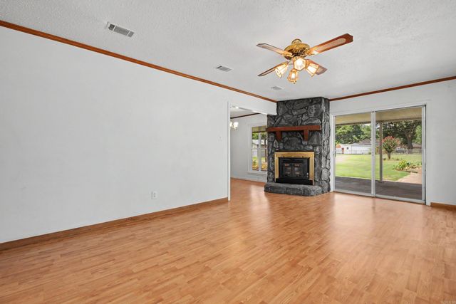 26 Colby Drive, Little Rock, AR 72206