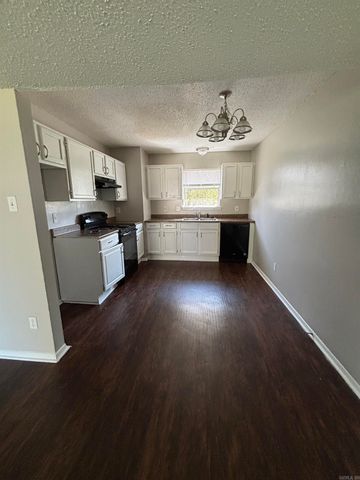 104 Lonsdale Circle, Jacksonville, AR 72076