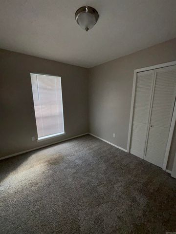 104 Lonsdale Circle, Jacksonville, AR 72076