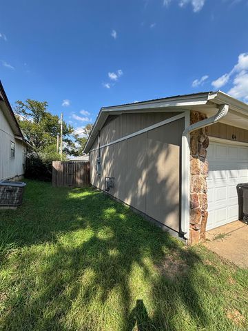 104 Lonsdale Circle, Jacksonville, AR 72076