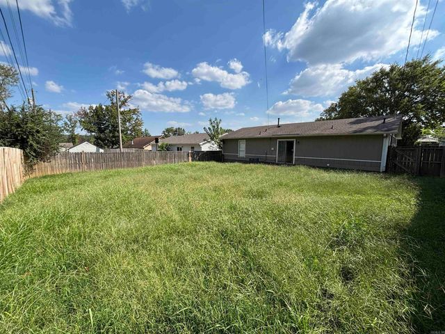 104 Lonsdale Circle, Jacksonville, AR 72076