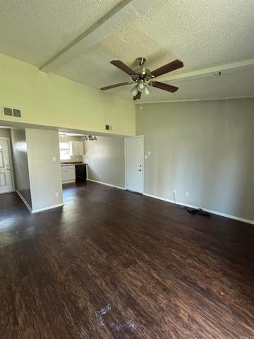 104 Lonsdale Circle, Jacksonville, AR 72076