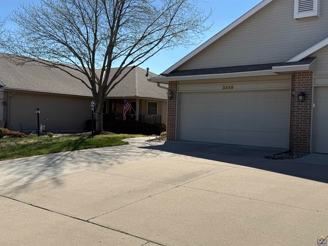 3349 SW McClure CT, Topeka, KS 66614