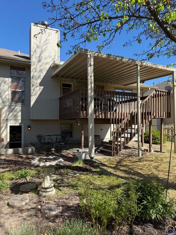 3349 SW McClure CT, Topeka, KS 66614