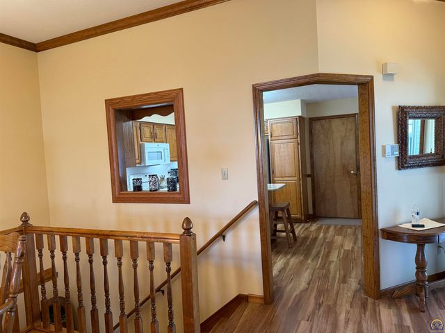 3349 SW McClure CT, Topeka, KS 66614