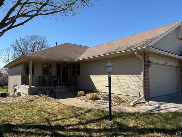 3349 SW McClure CT, Topeka, KS 66614