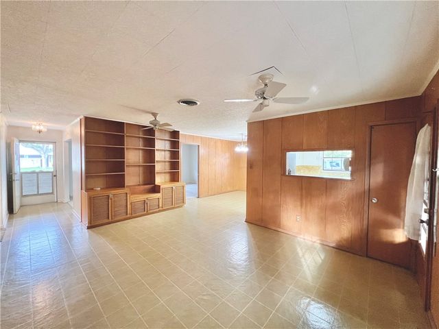 138 E Janin Circ, Portland, TX 78374