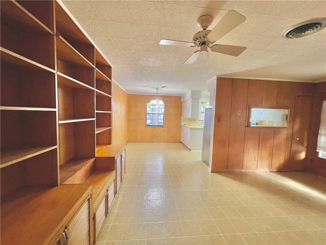 138 E Janin Circ, Portland, TX 78374