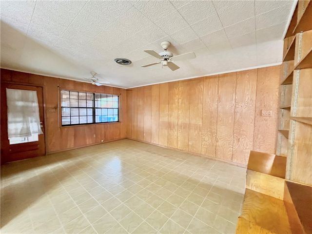 138 E Janin Circ, Portland, TX 78374