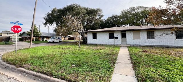 138 E Janin Circ, Portland, TX 78374