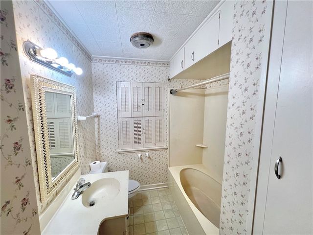 138 E Janin Circ, Portland, TX 78374