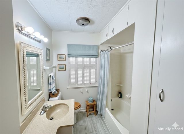 138 E Janin Circ, Portland, TX 78374