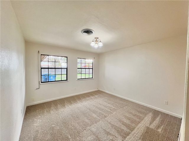 138 E Janin Circ, Portland, TX 78374