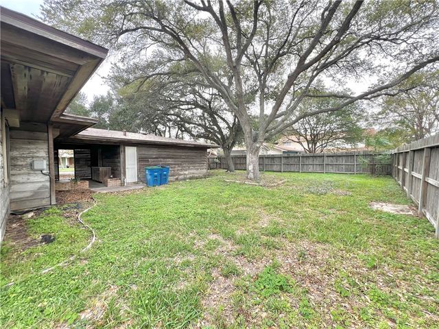 138 E Janin Circ, Portland, TX 78374