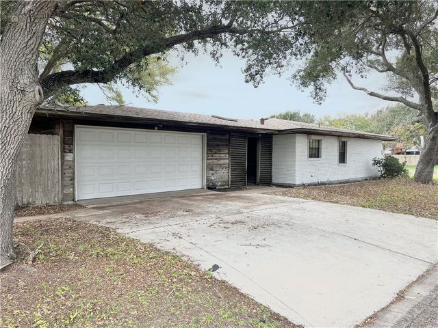 138 E Janin Circ, Portland, TX 78374