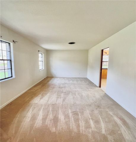 138 E Janin Circ, Portland, TX 78374