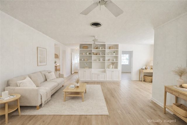 138 E Janin Circ, Portland, TX 78374