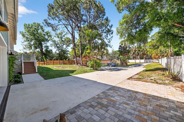 4433 SWEETWATER DRIVE, Tampa, FL 33615