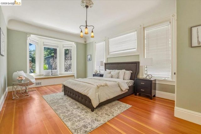 1631 La Vereda Rd, Berkeley, CA 94709