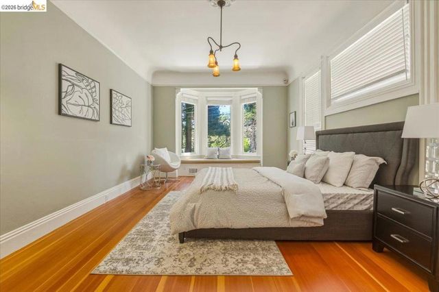 1631 La Vereda Rd, Berkeley, CA 94709