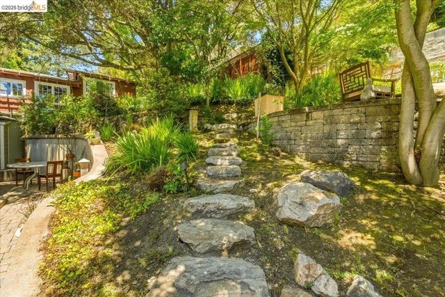 1631 La Vereda Rd, Berkeley, CA 94709