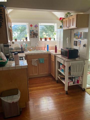 1631 La Vereda Rd, Berkeley, CA 94709