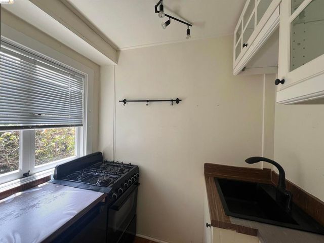 1631 La Vereda Rd, Berkeley, CA 94709