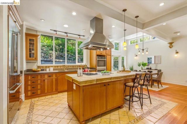 1631 La Vereda Rd, Berkeley, CA 94709