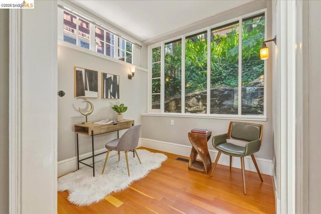 Image 22 of property listing at 1631 La Vereda Rd, Berkeley, CA 94709