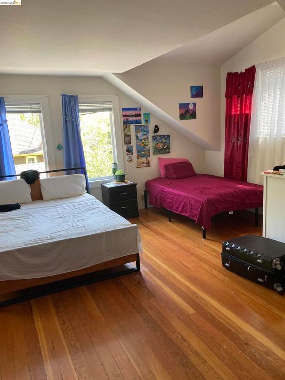 Image 29 of property listing at 1631 La Vereda Rd, Berkeley, CA 94709