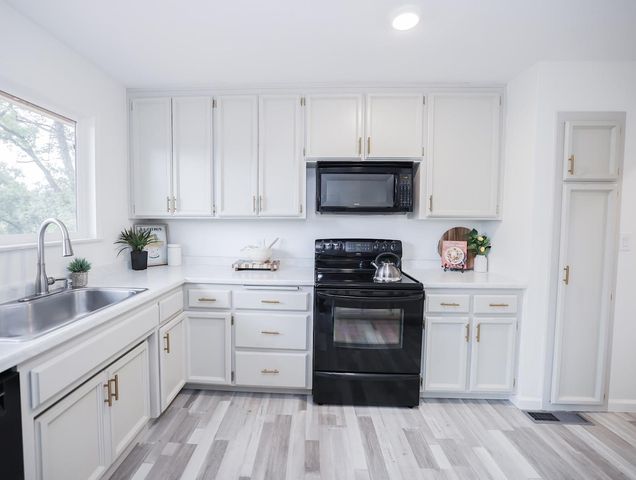 4175 Helen Ln, Auburn, CA 95602