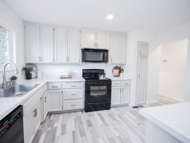 4175 Helen Ln, Auburn, CA 95602