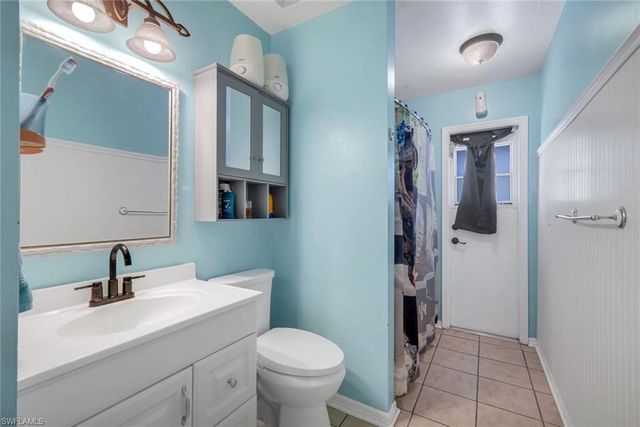 1923 SW 26th TER, Cape Coral, FL 33914