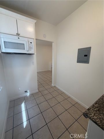 419 W 5th 7, Long Beach, CA 90802