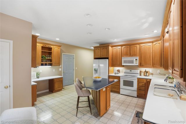4462 Lily Drive, Oceola Township, MI 48843