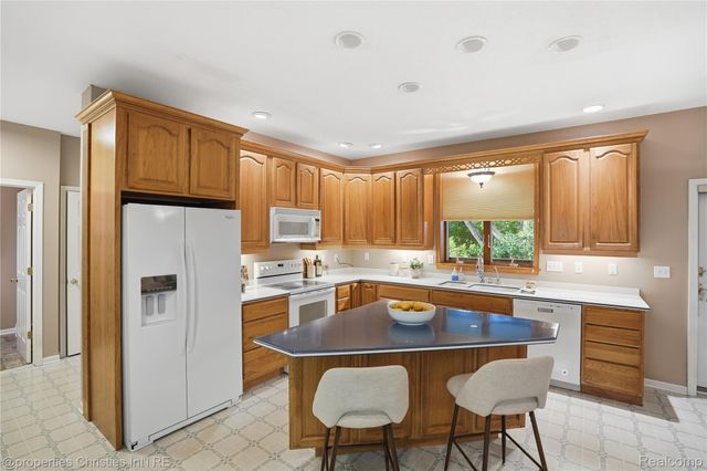4462 Lily Drive, Oceola Township, MI 48843