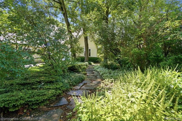4462 Lily Drive, Oceola Township, MI 48843