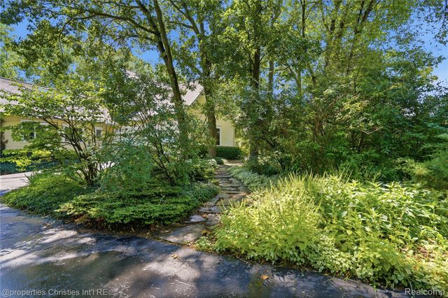 4462 Lily Drive, Oceola Township, MI 48843