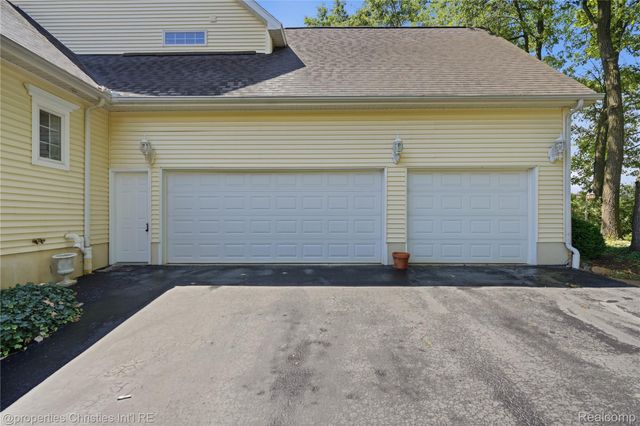 4462 Lily Drive, Oceola Township, MI 48843