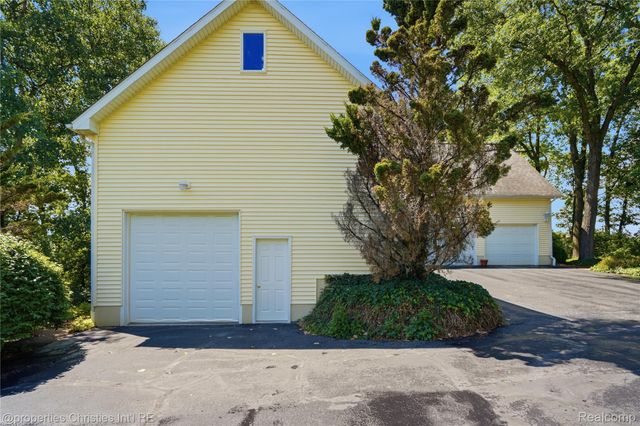 4462 Lily Drive, Oceola Township, MI 48843
