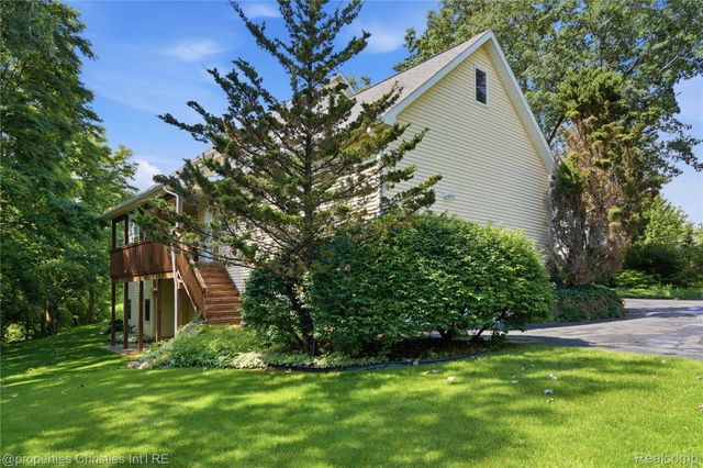 4462 Lily Drive, Oceola Township, MI 48843