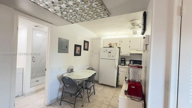 400 S Hollybrook Drive 305, Pembroke Pines, FL 33025